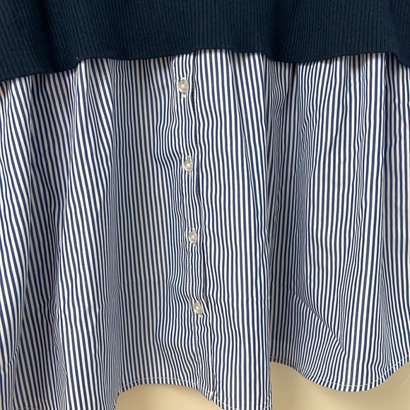 Beautiful sweater with attached shirt details - Picture 3 of 7